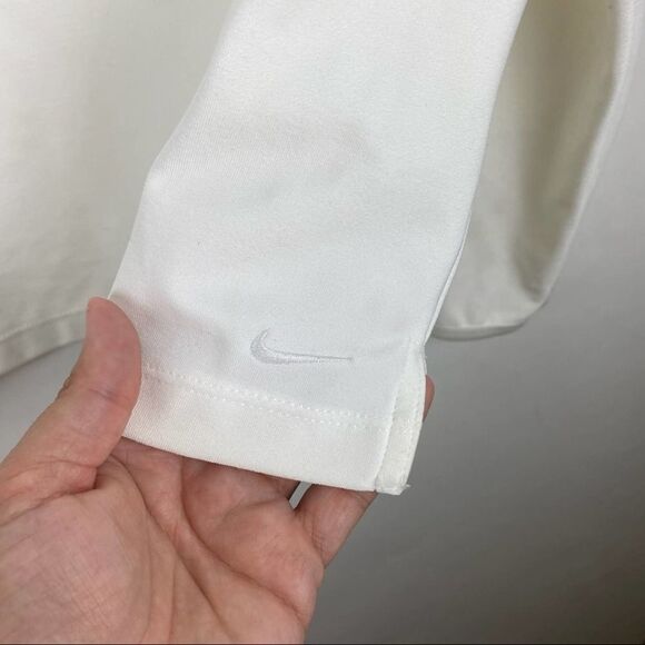 Nike Pullover  - Picture 2 of 6